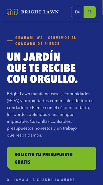 The same page in Spanish: Un jardín que te recibe con orgullo, with a Solicita tu presupuesto gratis button